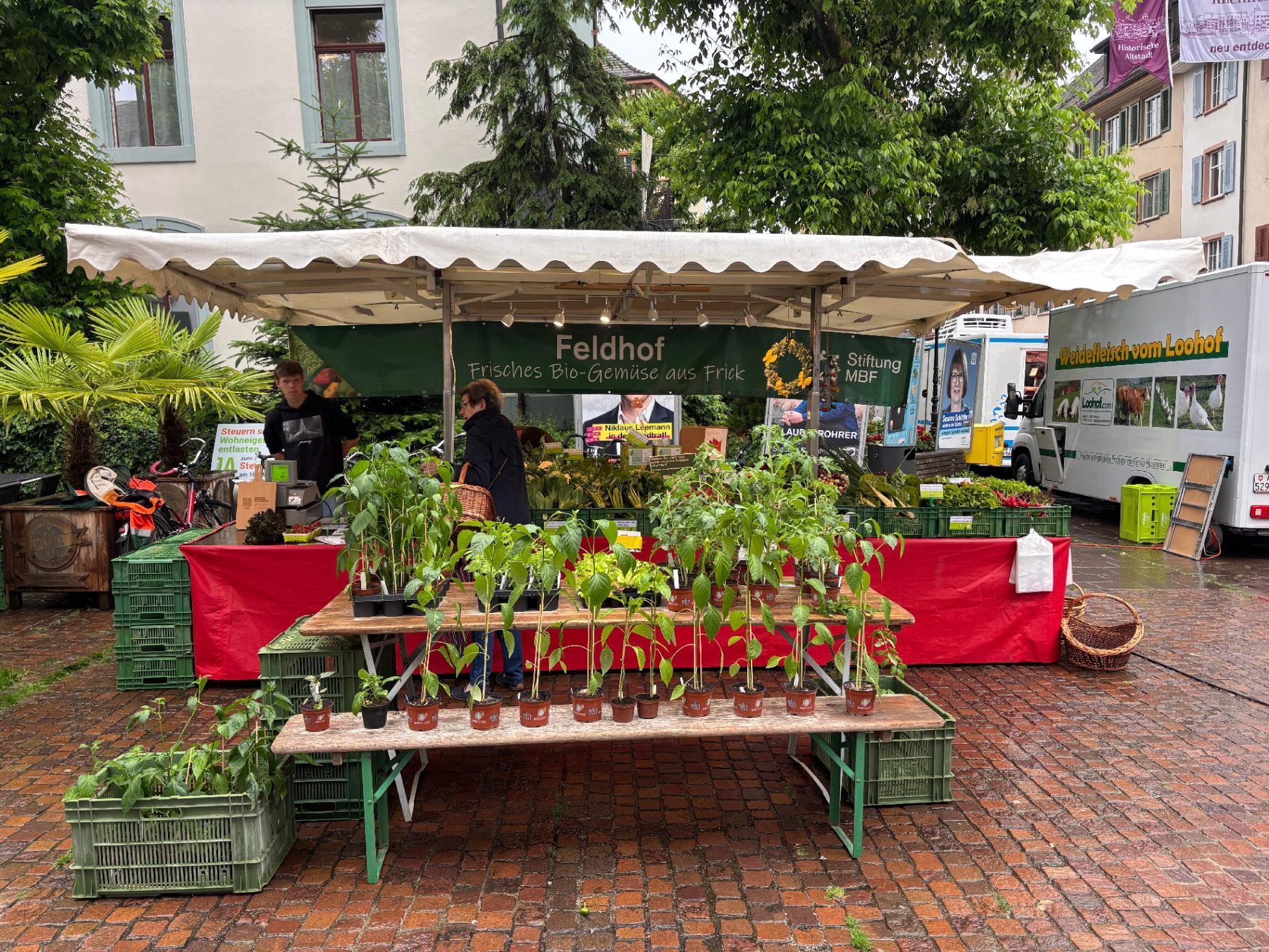 Feldhof verkauft Bio-Gemüse auf dem Wochenmarkt in Rheinfelden