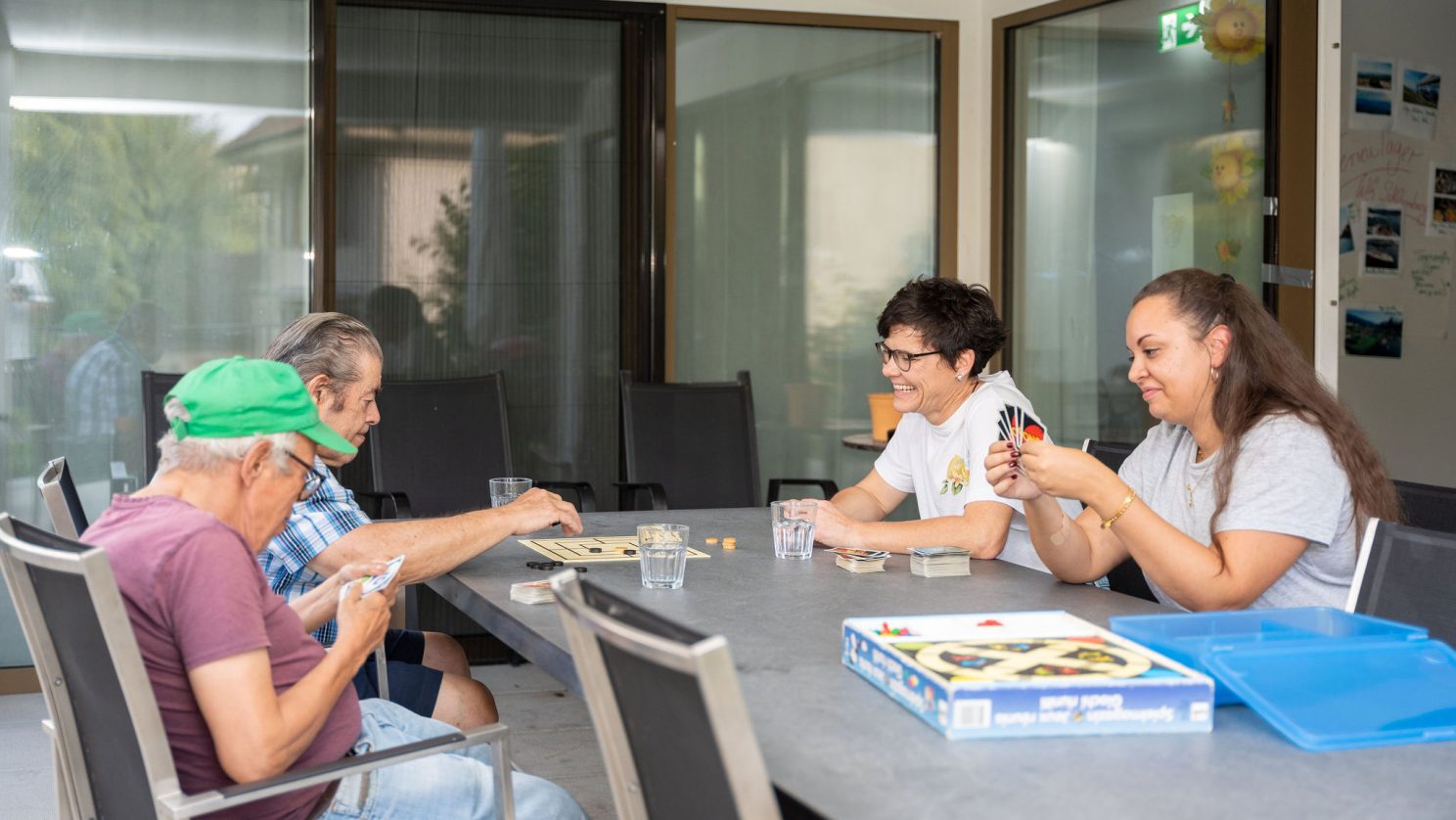 Bewohner der MBF spielen in ihrer Freizeit - Teilhabe am Leben