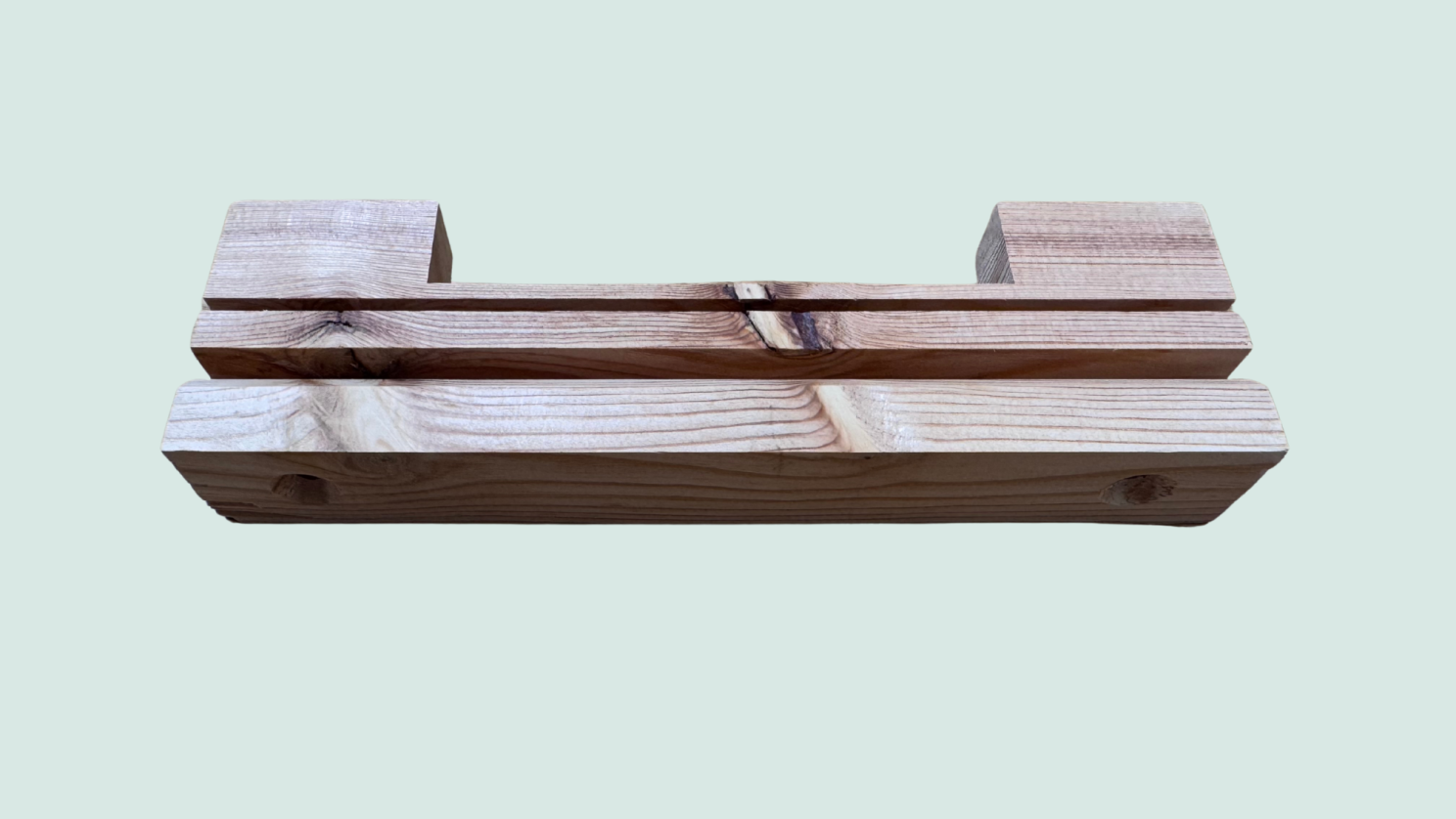 Holzstück für den Imkereibedarf, hergestellt in der MBF.